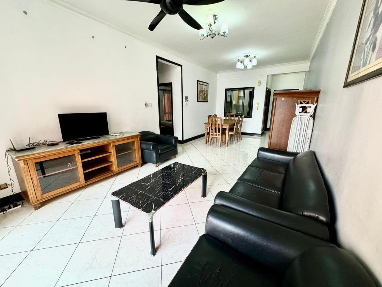 Marina Court Vacation Home 3 Bedrooms - كوتا كينابالو المظهر الخارجي الصورة