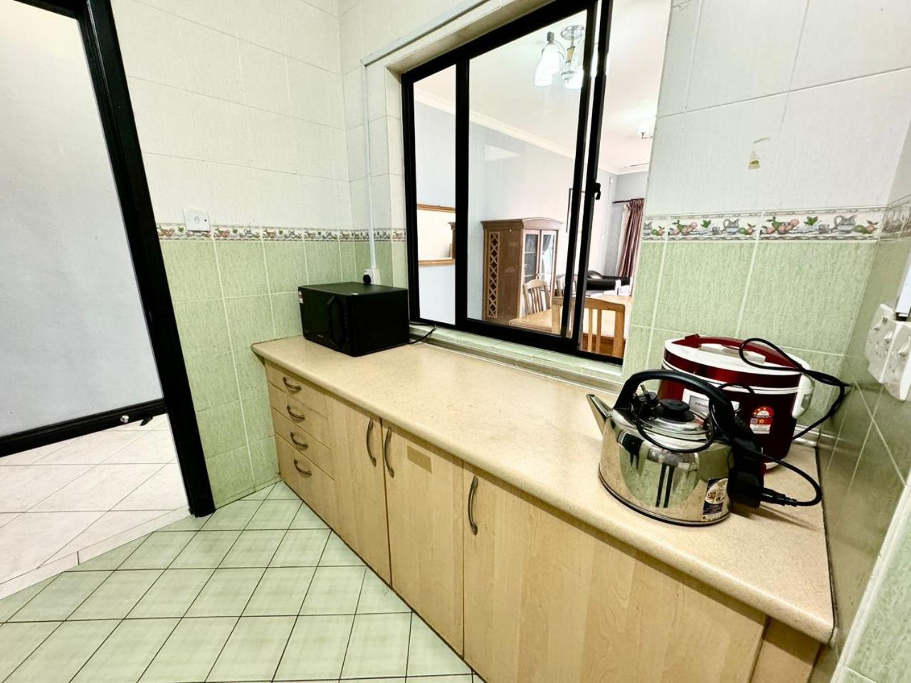 Marina Court Vacation Home 3 Bedrooms - كوتا كينابالو المظهر الخارجي الصورة